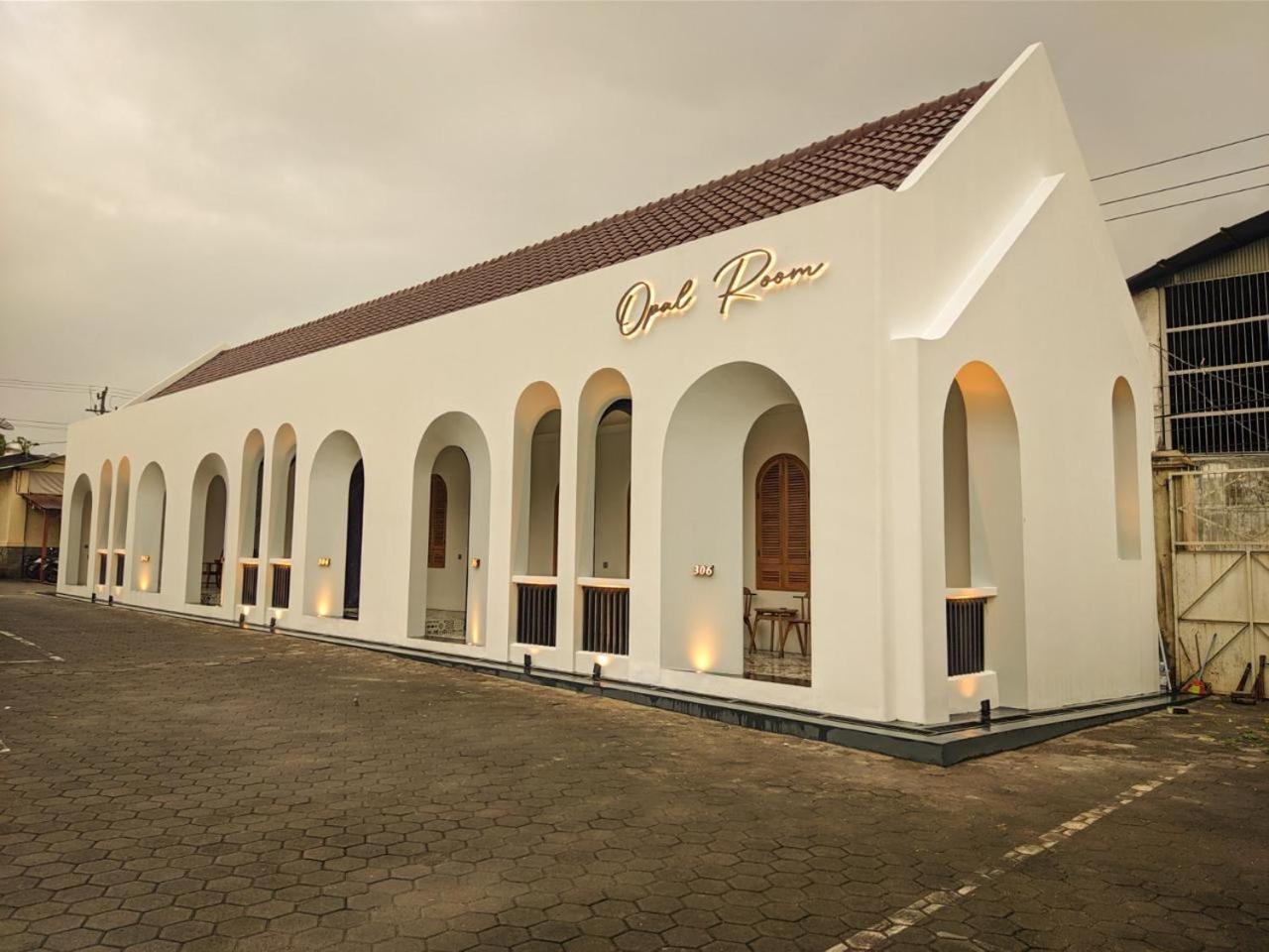 Hotel Besar Purwokerto Exterior photo