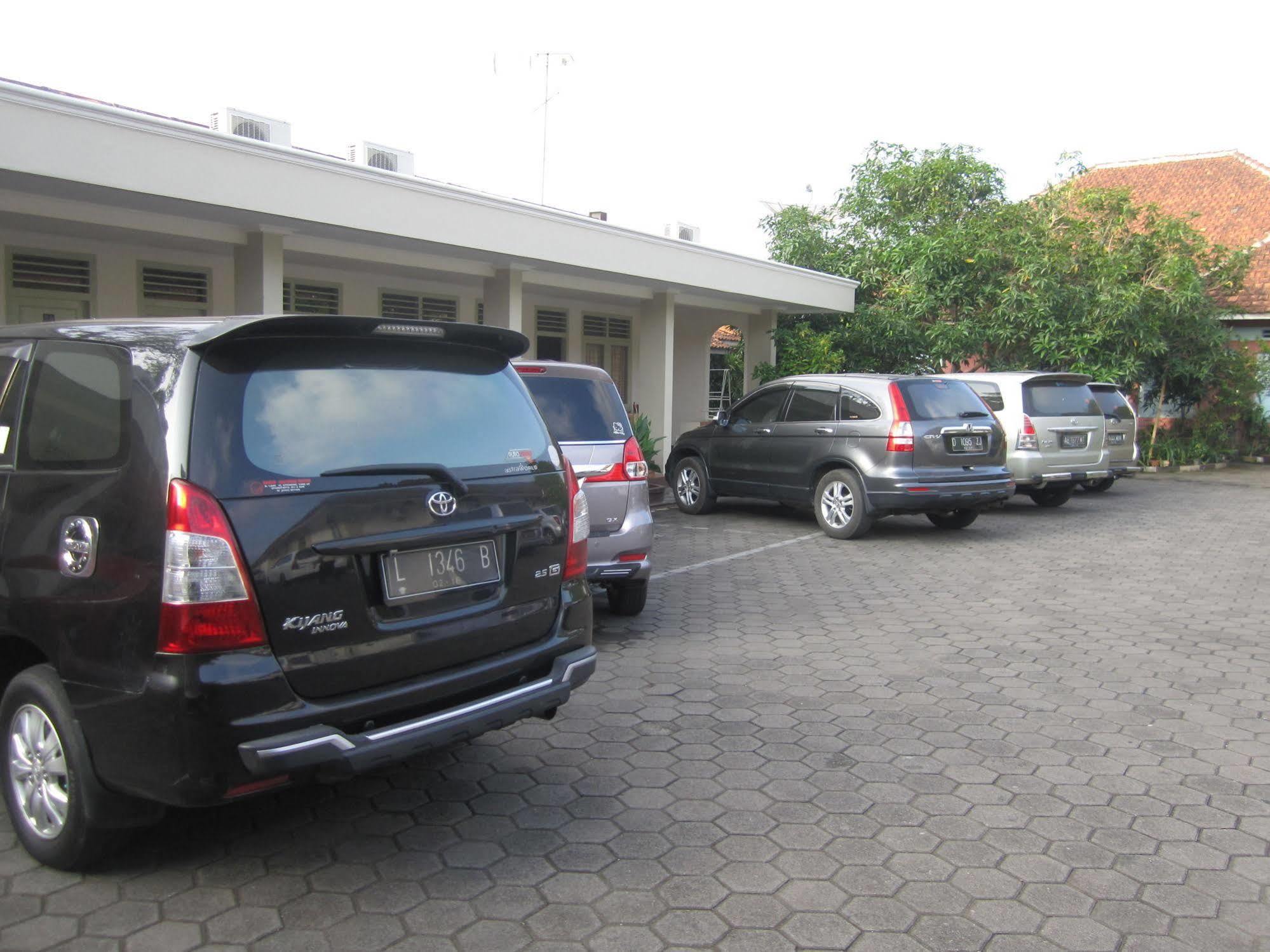 Hotel Besar Purwokerto Exterior photo