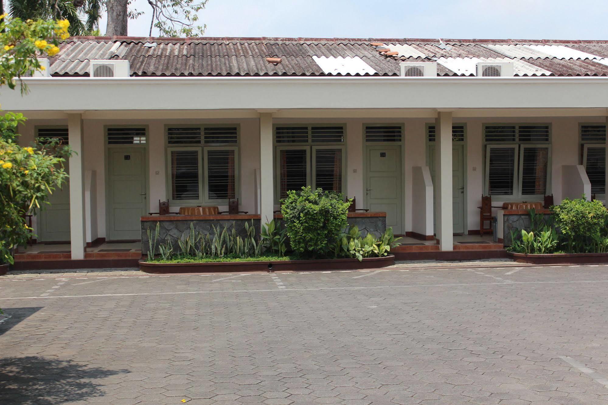 Hotel Besar Purwokerto Exterior photo